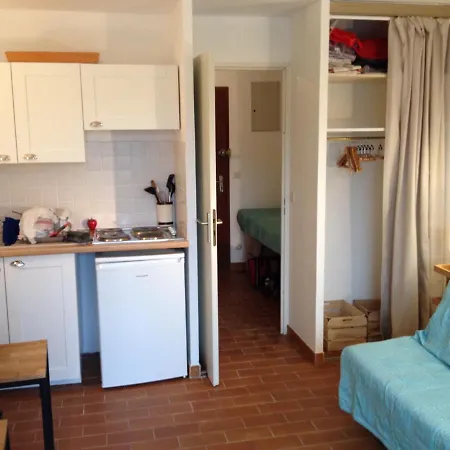 Au Calme Dans Hameau Fleuri Joli 3 Pers Piscine Parking Wi-fi Appartamento Vence
